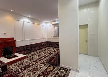 شاليه بمسبح داخلي ومجلس