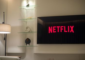شقة بغرفتين نوم وسينما وبلياردو