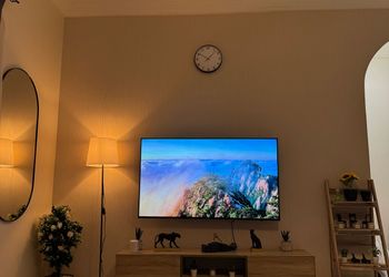 استديو بأثاث مريح وبسيط 