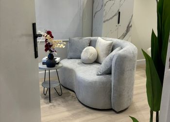 استديو بسرير ماستر وجلسة جانبية 