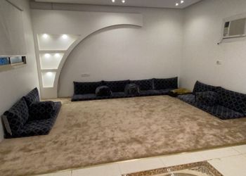 استراحة بمسطح اخضر وجلسة