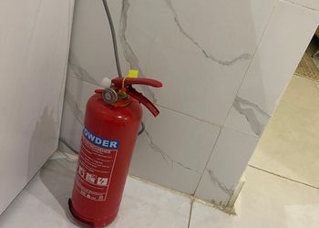 شقة بغرفة معيشة وغرفة نوم 