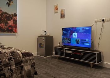 استديو هادئ بسرير ماستر