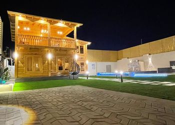 كوخ من دورين بمسبح خارجي