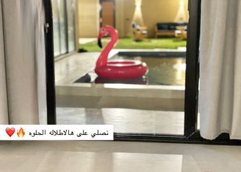 شاليه بجلسة خارجية ومسبح