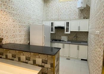 شالية بمجلس مطل على المسبح 