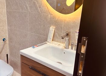 استديو باثاث مريح ودخول ذاتي