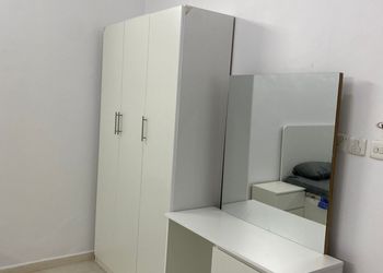 شقة بأثاث مريح وبسيط 
