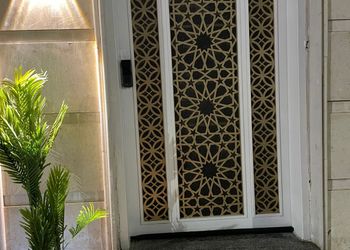 شقة بصالة هادئة وغرفتين نوم 