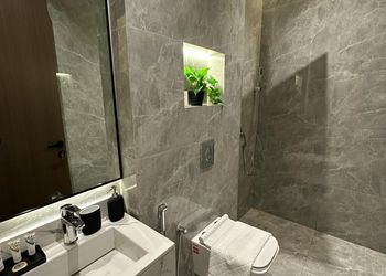 استديو بسرير ماستر وبلكونه
