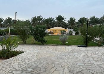 مزرعة بأجواء مميزة وجلسة خارجية 