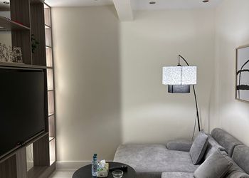 استديو بسرير ماستر وجلسة جانبية