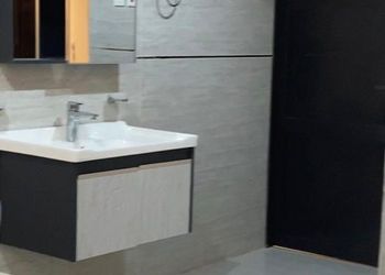 شاليه بمسطح اخضر وجلسة خارجية 