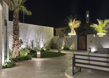 شاليه بمسبح وألعاب أطفال