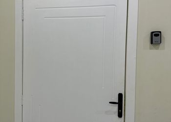 شقة بصالة جلوس وغرفة نوم