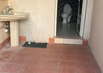 استراحة بمسبح بألعاب مائيه 