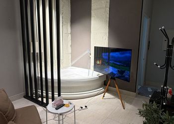 استديو هادئ بسرير ماستر 