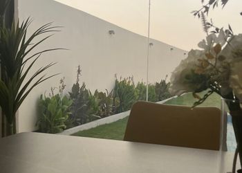 شالية بمجلس ومسبح خارجي 