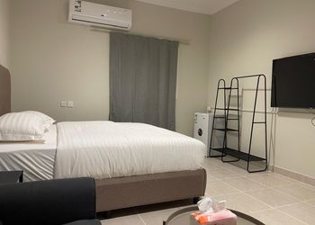 استديو بدخول ذاتي وسرير ماستر