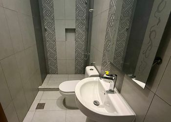 شقة بأثاث مريح وبسيط 