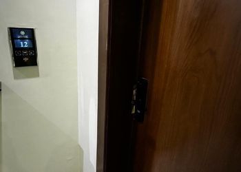 شقة بصالة وغرفتين نوم دخول ذاتي 