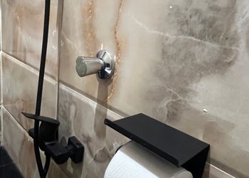 استديو بجلسة ودخول ذاتي 