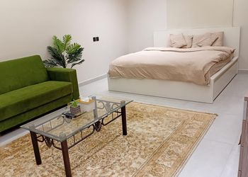استديو هادئ بدخول ذاتي 