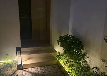 شاليه عائلي انيق بمسطح اخضر