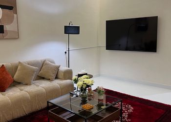 شقة بصالة أنيقة وغرفة نوم 
