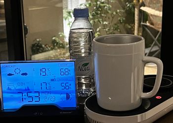 استديو بألوان مريحة وأثاث راقي
