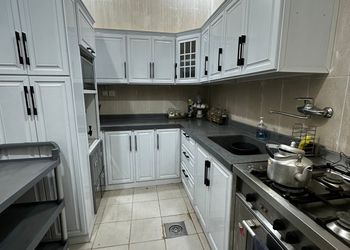 استراحة باسطبل خيل وصالة جلوس