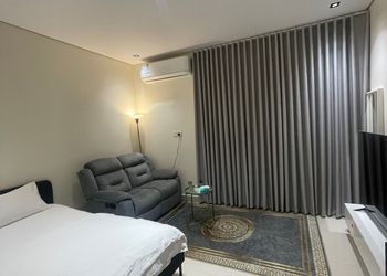 استديو بسرير ماستر وجلسة 