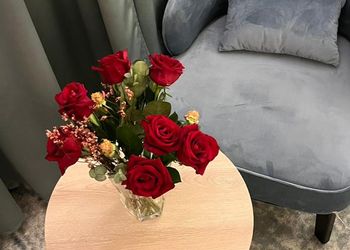 غرفة بأجواء دافئة ومريحة 