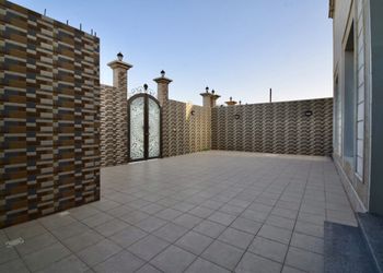 شاليه بمسبح وركن شواء