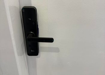 استديو بسرير ماستر وجلسة جانبية 