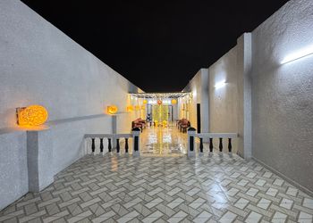 شاليه بجلسة خارجية وألعاب أطفال 