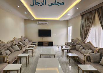 استرحه قسمين بمسبح ومسطحات خضراء