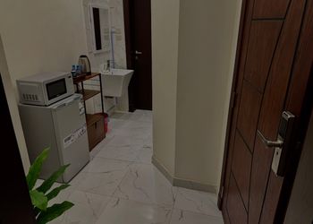 استديو بسرير ماستر وجلسة 