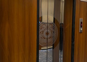 استديو بسرير ماستر وأثاث مريح 