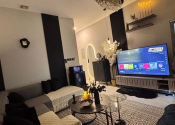 استديو هادئ بدخول ذاتي 