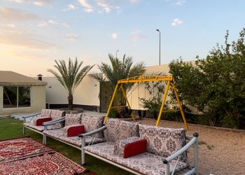 شاليه بجلسة خارجية وألعاب اطفال