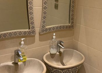 استراحة بمسطح اخضر ومجالس