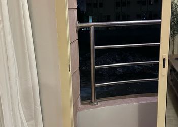 استديو بسرير ماستر وجلسة جانبية 