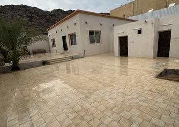 استراحة قسمين بمسبح خارجي