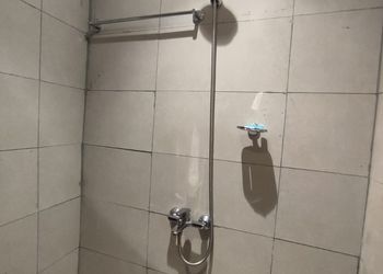 شقة بغرفة معيشة وغرفة نوم 