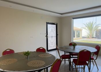 شاليه بجلسة خارجية وألعاب اطفال