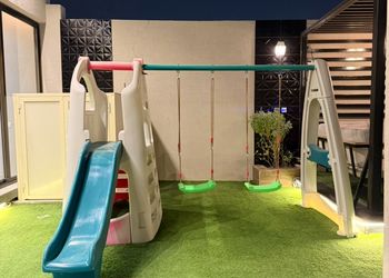 شالية بمجلس وباطلالة على المسبح 