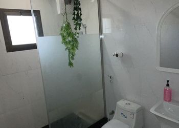 استديو بسرير ماستر وجلسة جانبية 