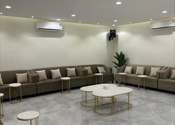 شالية بمسبح ألعاب مائية ومسطح اخضر