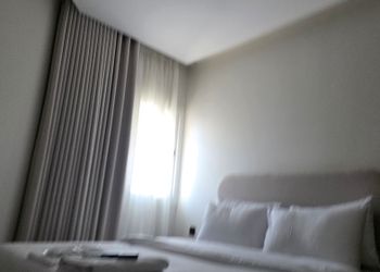 استديو هادئ بسرير ماستر